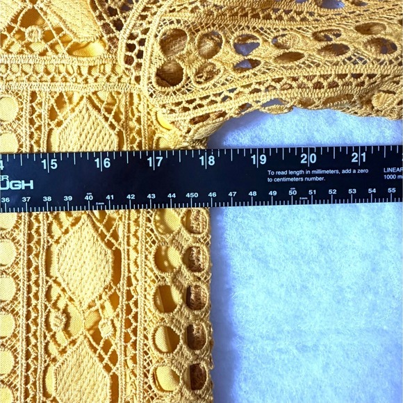 Ellison NWT Mustard Yellow Geometric Lace Bell Sleeve Top KT-1515-6 Womens Small - Picture 9 of 9